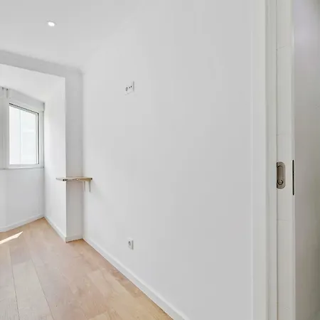 Appartamento Stunning 5 Bed Apt, Sleeps 5 Nr Olivais *