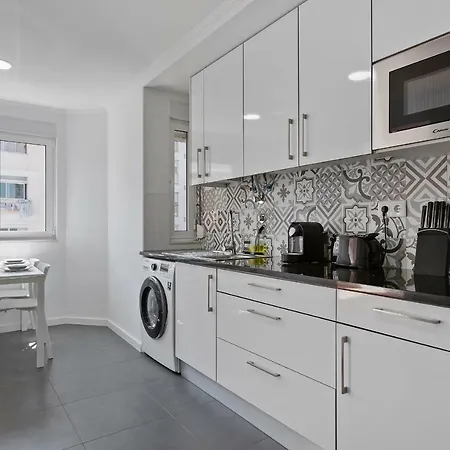 Apartamento Stunning 5 Bed Apt, Sleeps 5 Nr Olivais