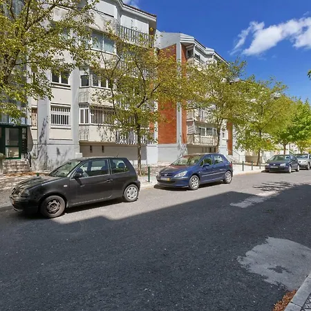 Διαμέρισμα Stunning 5 Bed Apt, Sleeps 5 Nr Olivais Lisboa